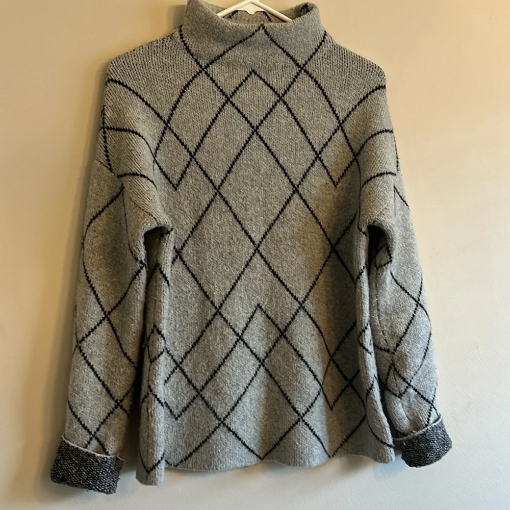 Christian Siriano geometric gray and black sweater XS - Picture 1 of 4
